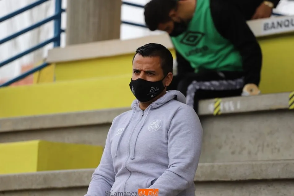 Dueñas, en la grada