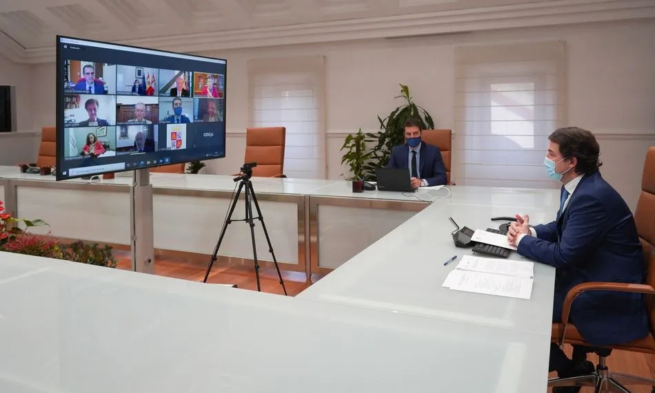 El presidente de la Junta de Castilla y León reunido con el jurado