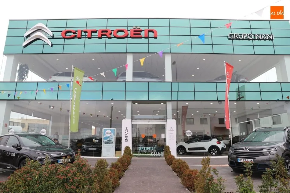 La ciudad del automóvil incluye más de 100 coches multimarca | Fotos: Lydia González