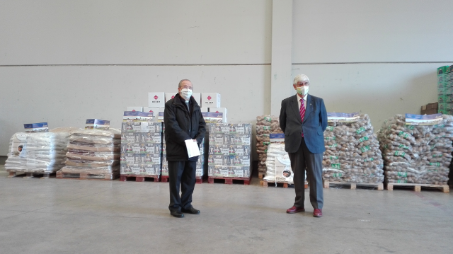 Entrega del cargamento de la Fundación al Banco de Alimentos - Fundación Vicente Rodríguez Fabrés