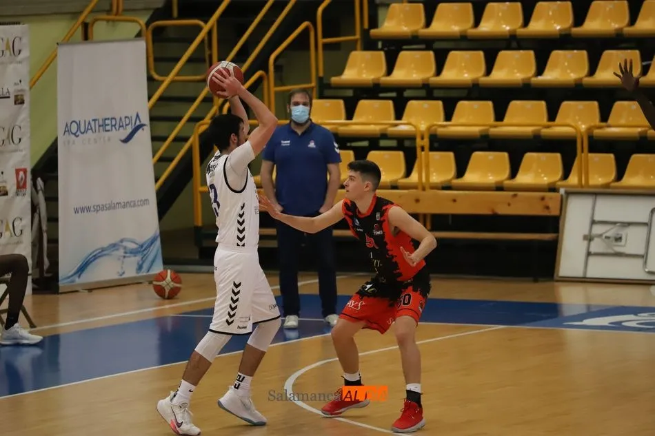 El CB Tormes camina fuerta en liga y vence al Burgos (72-63)