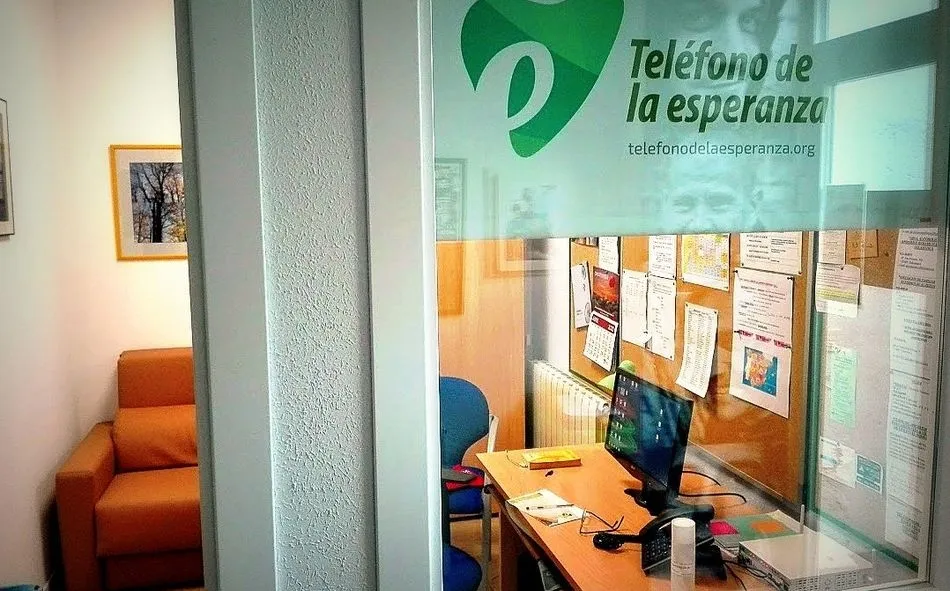 Teléfono de la Esperanza, acompañar a quien lo necesite también en Navidad