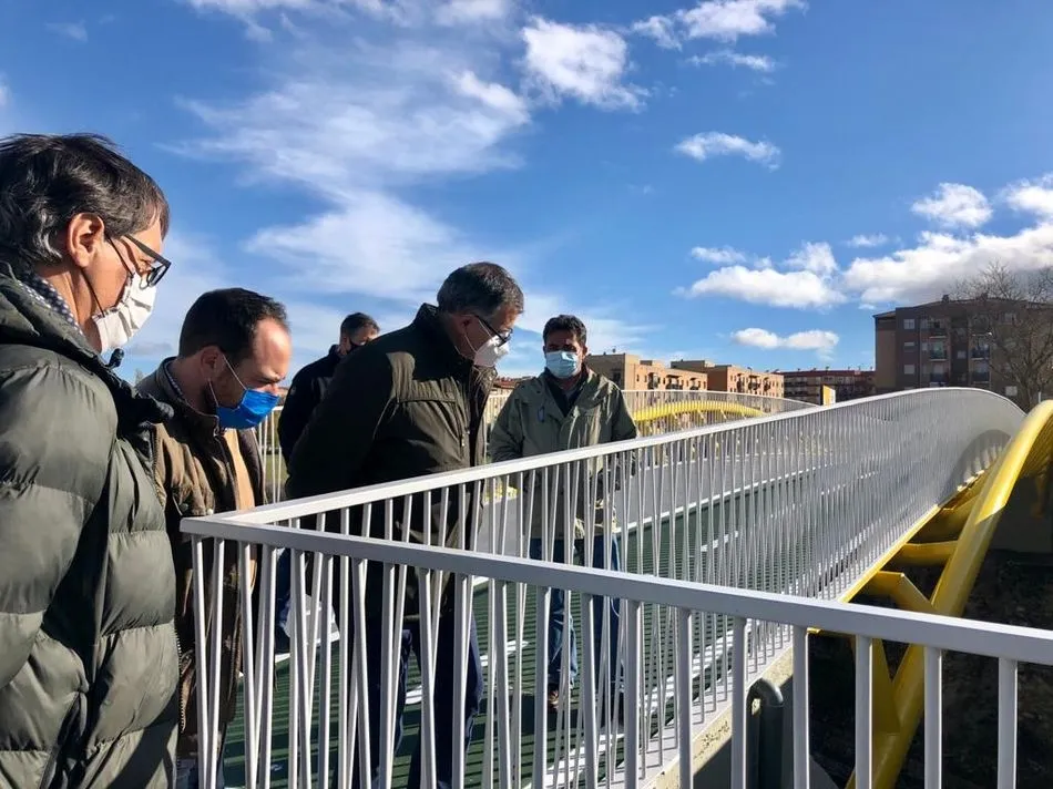 Nueva pasarela peatonal y ciclista en la calle San Ildefonso