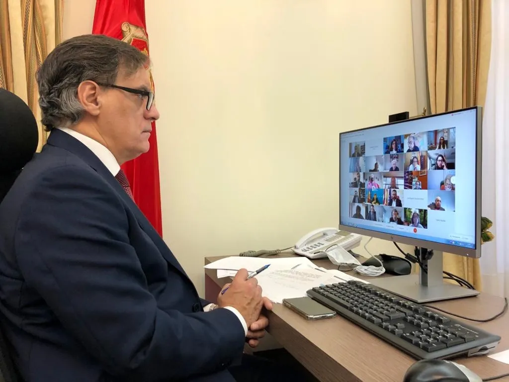 Carbayo, delante de una pantalla