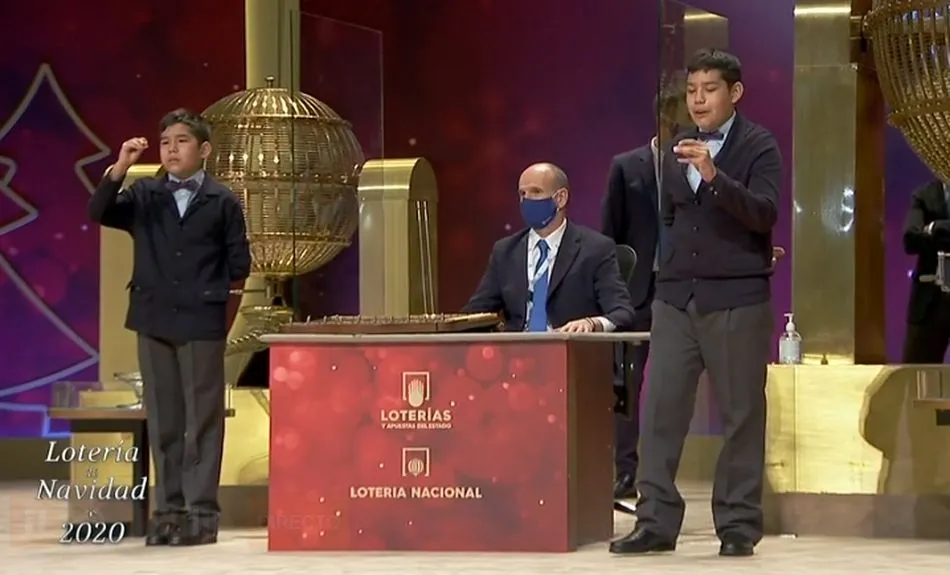 Los niños que han cantado dos quintos premios con tan solo dos minutos de diferencia