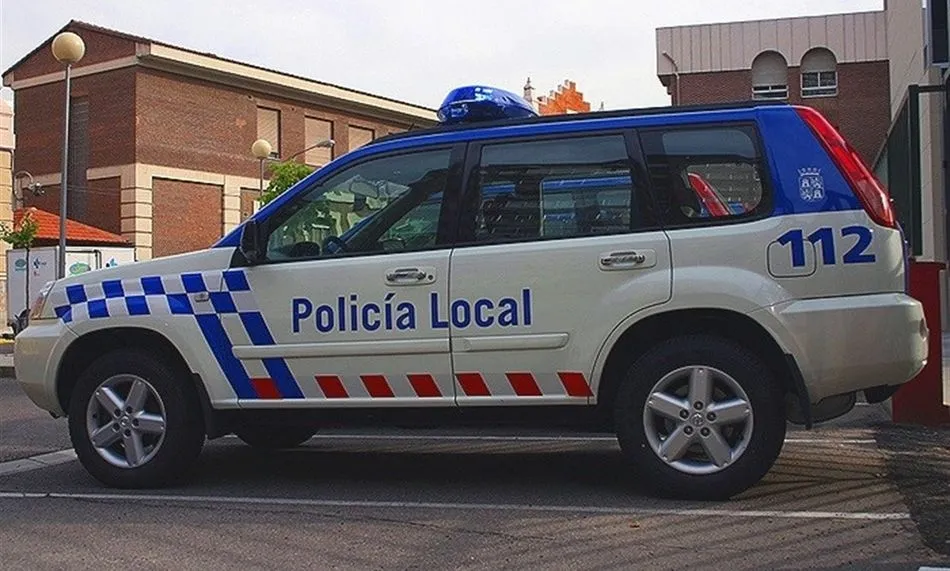 Un vehículo policial en Ávila - Archivo