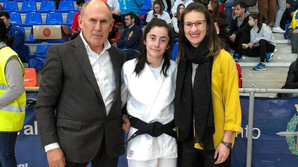 Vicente Zarza y Carla Mateos (centro) - CZ