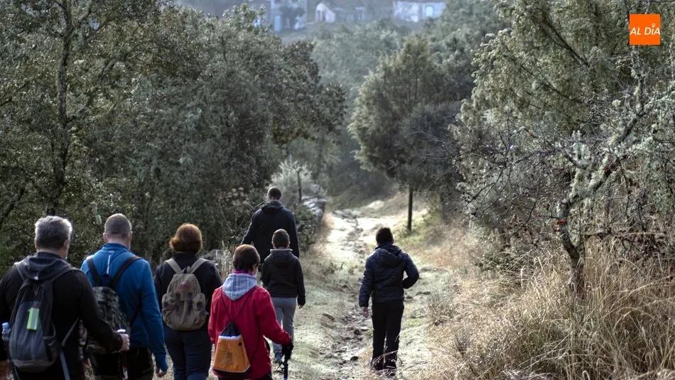 La marcha discurrió por el sendero GR14 desde La Fregeneda a la estación de Valdenoguera