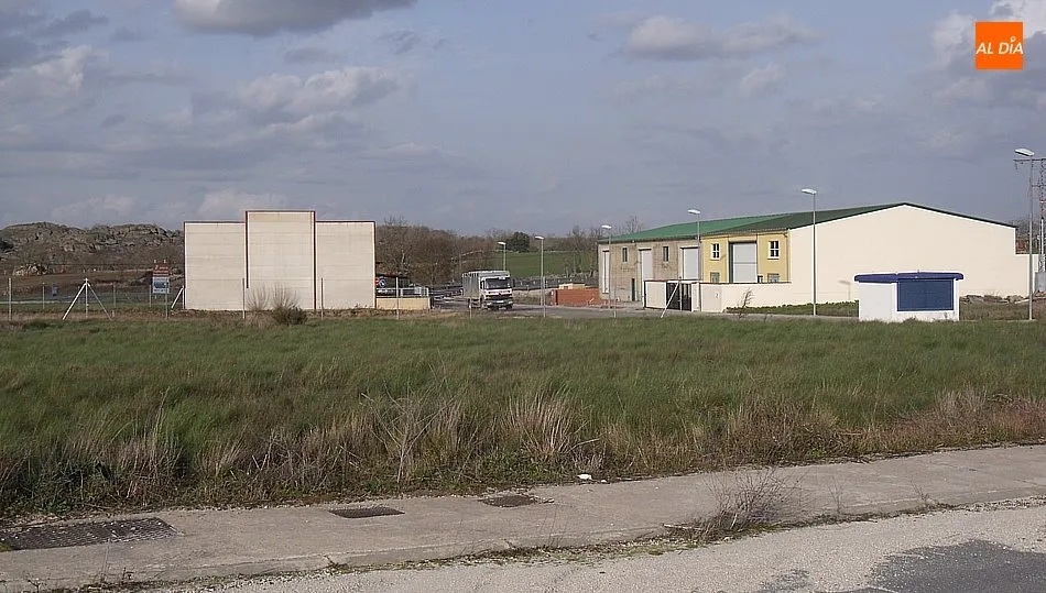 Parcela en la que se ubicará Gasóleos Eresma S. L. de distribución de combustibles