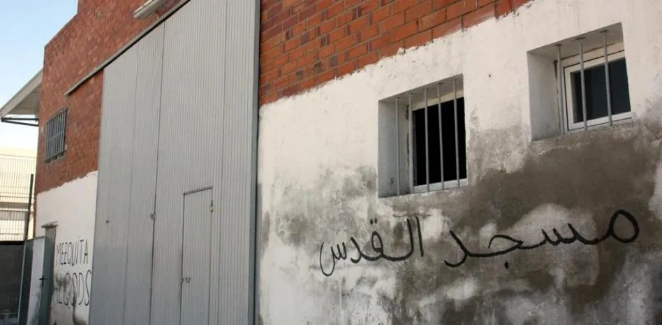 Unas 700 personas acuden a un funeral en una mezquita de Tarragona