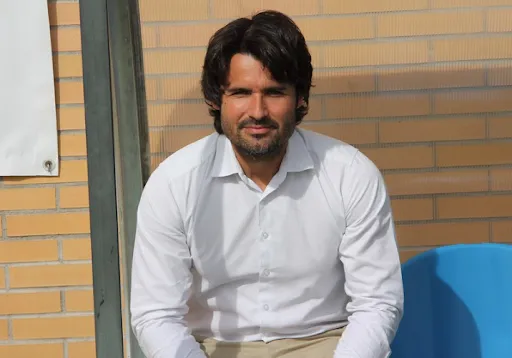 Escobar, en el banquillo