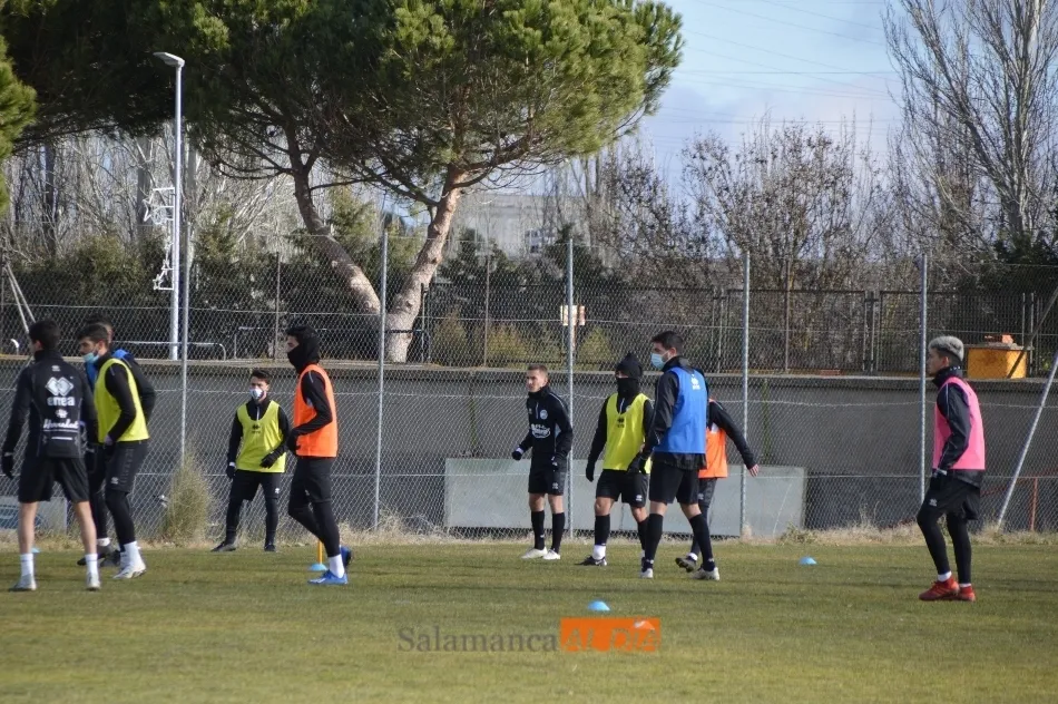 Jugadores de Unionistas, en la sesión del pasado lunes / Carlos Cuervo