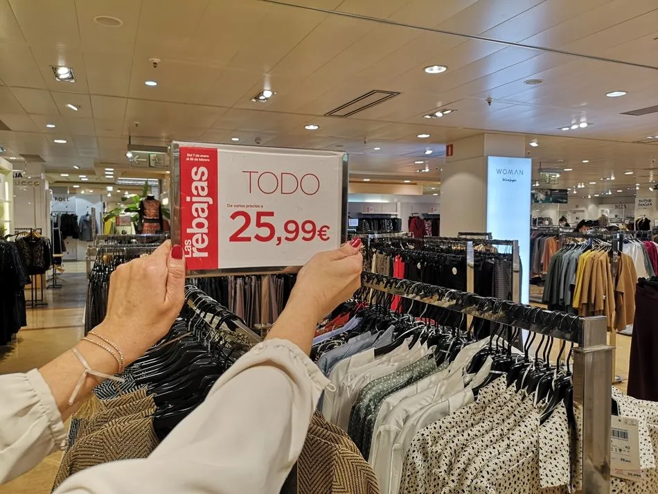 Establecimientos como El Corte Inglés están listos para las rebajas a partir de mañana - ECI