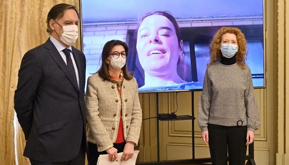 El alcalde, Carlos García Carbayo, la directora de Inserta Empleo en Castilla y León, Begoña Grijalbo, y la concejal de Familia e Igualdad de Oportunidades, Ana Suáez, en la presentación de este acuerdo