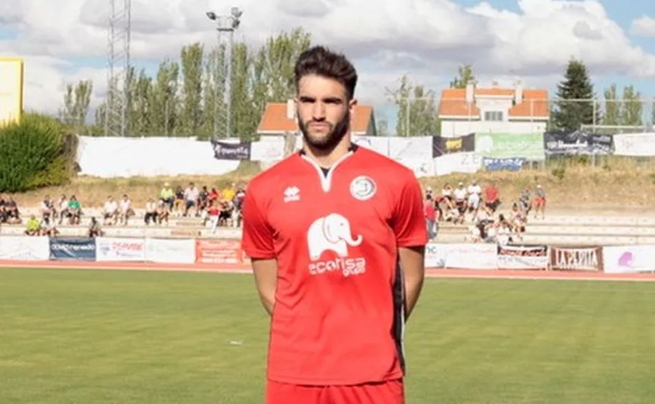 Javi Hernández deja de pertenecer a Unionistas de Salamanca y firma por la UD Santa Marta