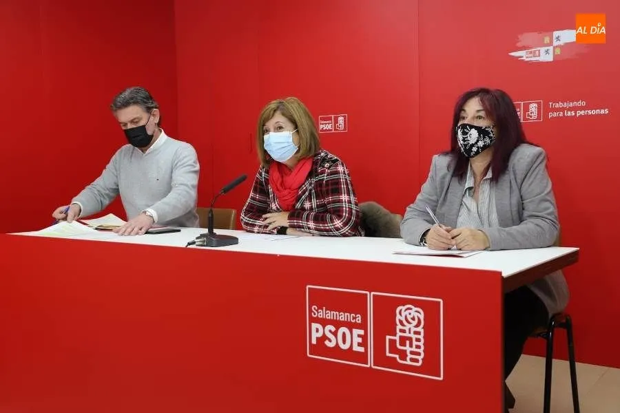 En la imagen, José Luis Vázquez, Carmen García y Rosa López