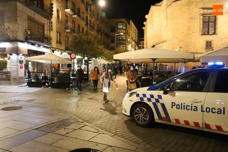 Los vecinos de Salamanca aguantan hasta el último minuto ante el nuevo toque de queda