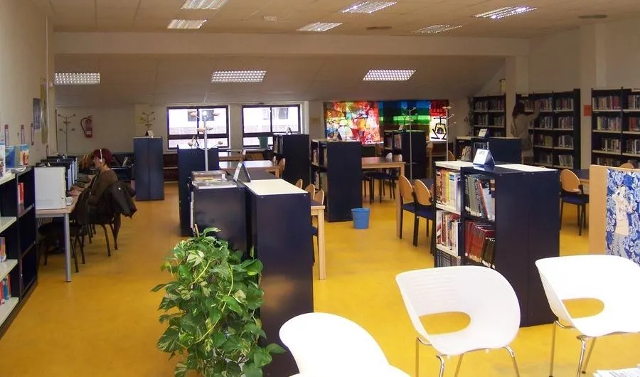 Biblioteca municipal de Santa Marta de Tormes, que se puede usar de 15.45 a 19.45 horas