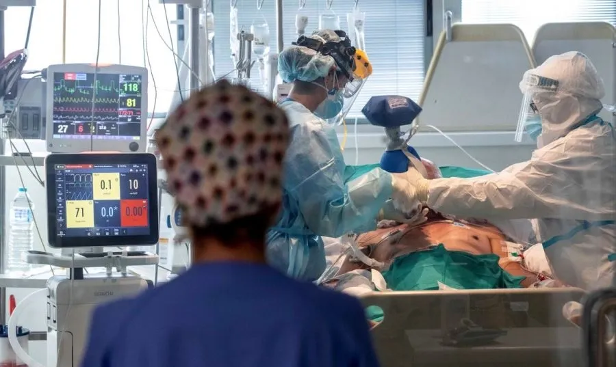 La presión asistencial ha aumentado notablemente en todos los hospitales españoles. Foto de archivo EP
