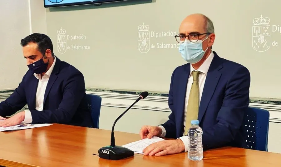 Rueda de prensa del presidente de la Diputación de Salamanca, Javier Iglesias, acompañado por el diputado de Desarrollo Rural y Empleo, Antonio Agustín Labrador