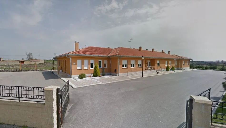 Residencia de Barruecopardo en la que conviven diecinueve mayores FOTO/GOOGLE MAPS