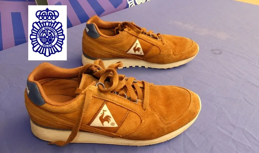 En el registro realizado en su vivienda, los agentes encontraron alguna de las prendas que llevaba el detenido en el momento de cometer los hechos, al igual que en el instante de su detención