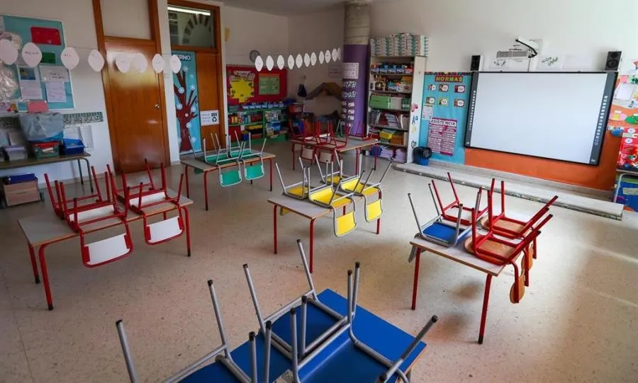 La Junta recuerda a los padres de los niños que estén pendientes de resultados de PCR, que no los lleven a sus centros educativos hasta que termine el periodo de cuarentena