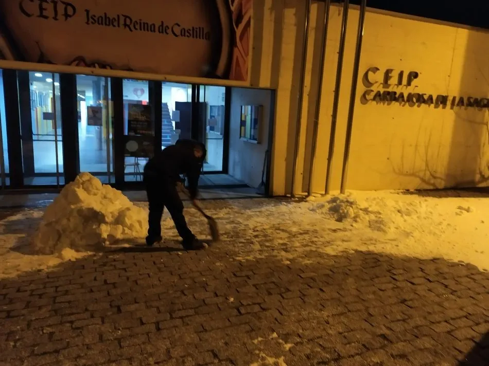 Veinte toneladas de sal y más de 250 horas de trabajo para hacer frente al temporal Filomena en...