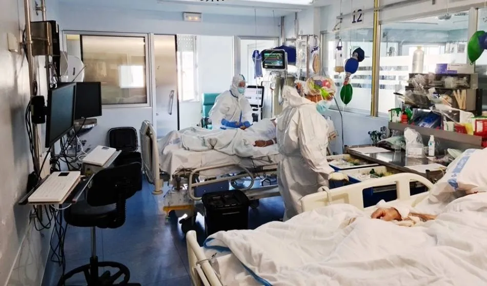 Imagen de pacientes Covid-19 en la UCI de Salamanca - Archivo