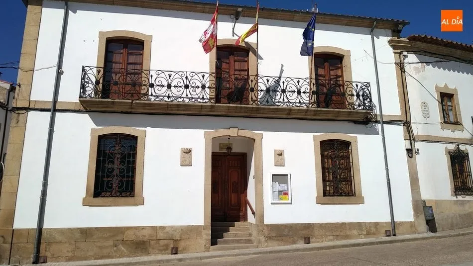 Las oficinas del ayuntamiento estarán cerradas, si bien se atenderá por teléfono y email / E. Corredera