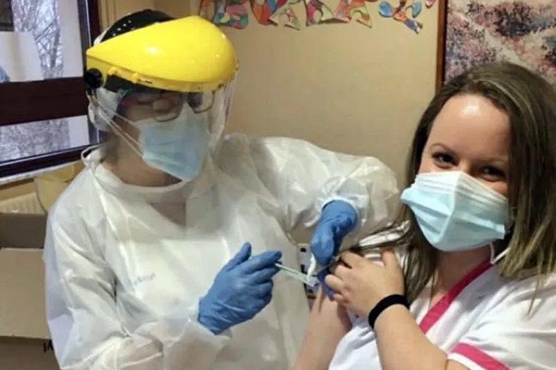 La segunda dosis de la vacuna frente al covid ha llegado a la residencia Alaraz