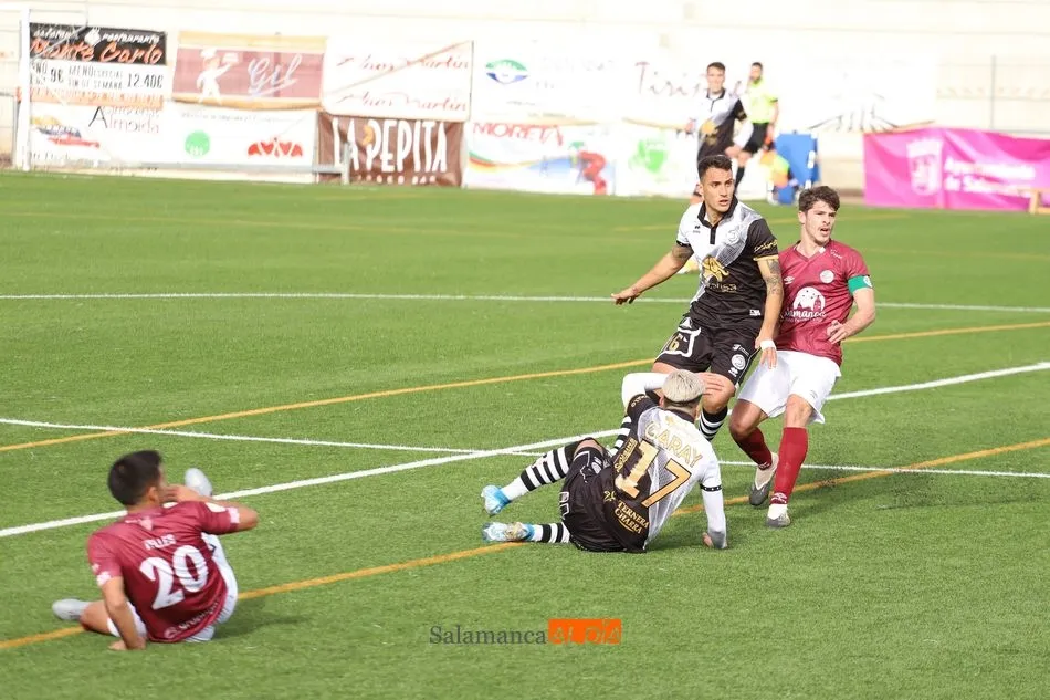 Luis Acosta, junto a Antonio Amaro, en el derbi del año pasado