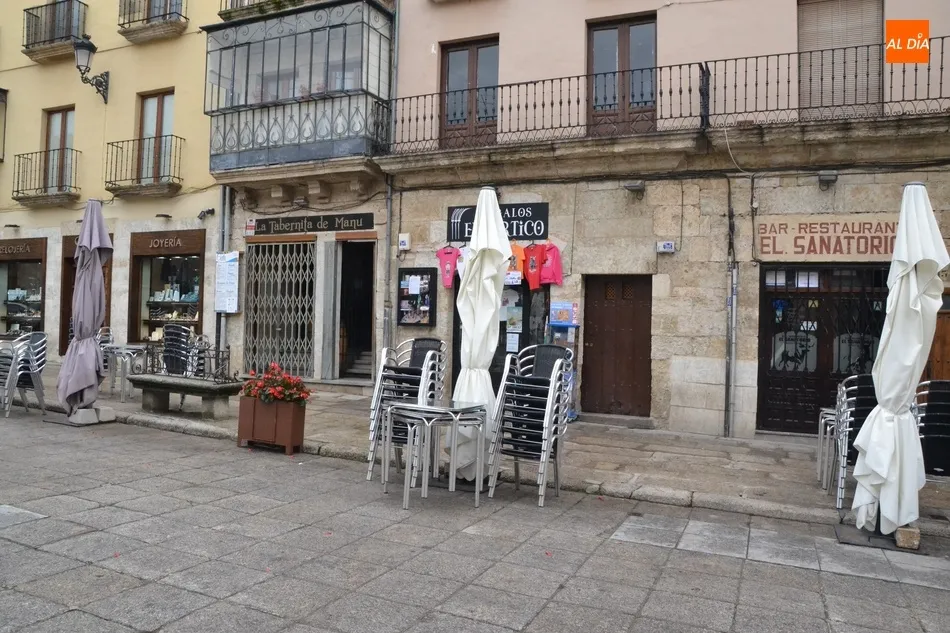 Una terraza en Ciudad Rodrigo, localidad afectada por las nuevas normas excepcionalísimas - Archivo