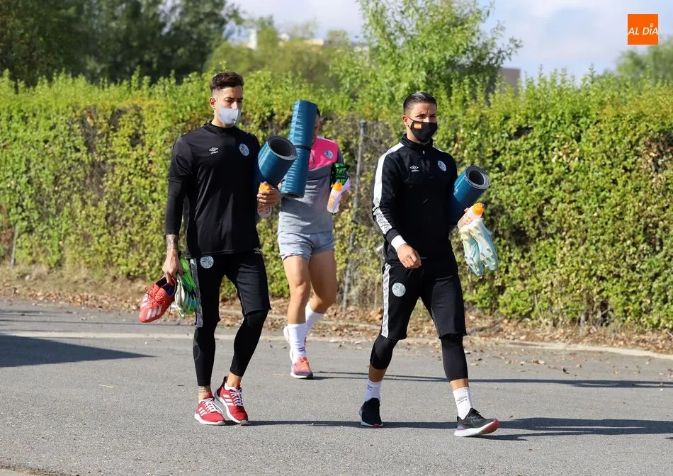 Javi Jiménez y Dani Barbero llegan a un entrenamiento el año pasado