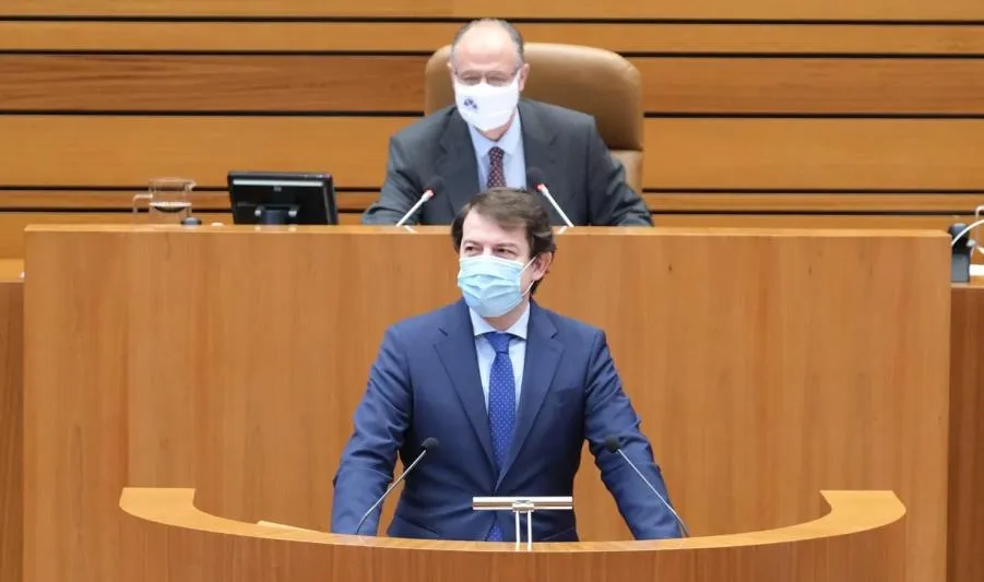 El presidente de la Junta, Alfonso Fernández Mañueco, en su comparecencia ante las Cortes. Foto CORTES CYL