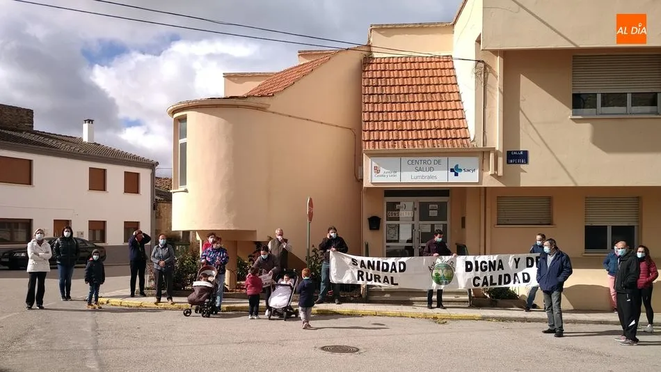 Acto reivindicativo de mejores servicios sanitarios celebrado en Lumbrales en octubre del 2020