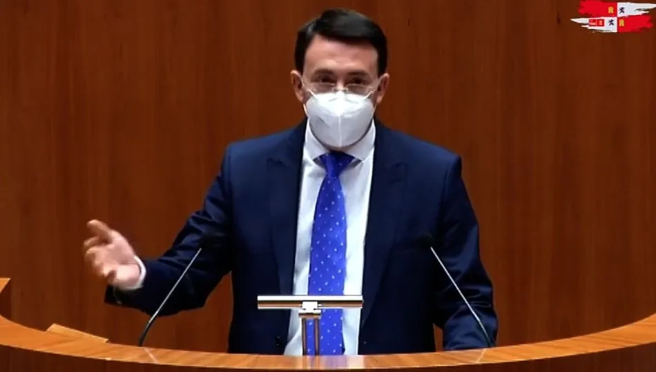 Fernando Pablos durante su intervención en las enmiendas en Educación