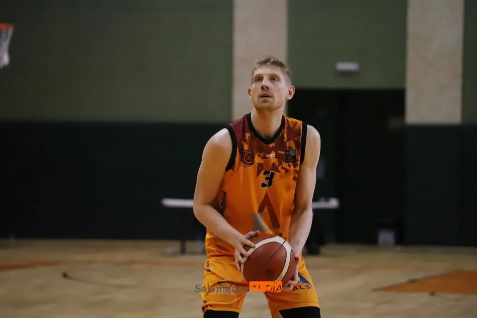 El islandés Stenfansson se marcha del Aquimisa Carbajosa