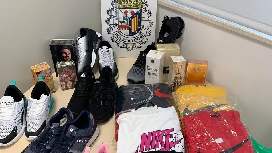La Policía Local interviene productos falsificados en el rastro de Salamanca