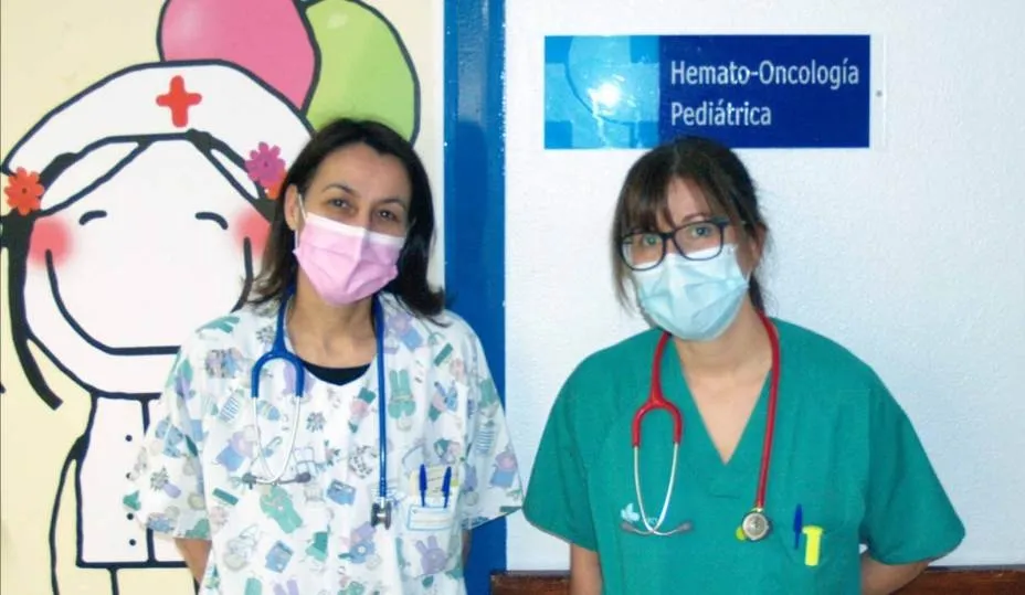 Mari Carmen Mendoza y Almudena González,  oncólogas pediátricas del Complejo Asistencial Universitario de Salamanca