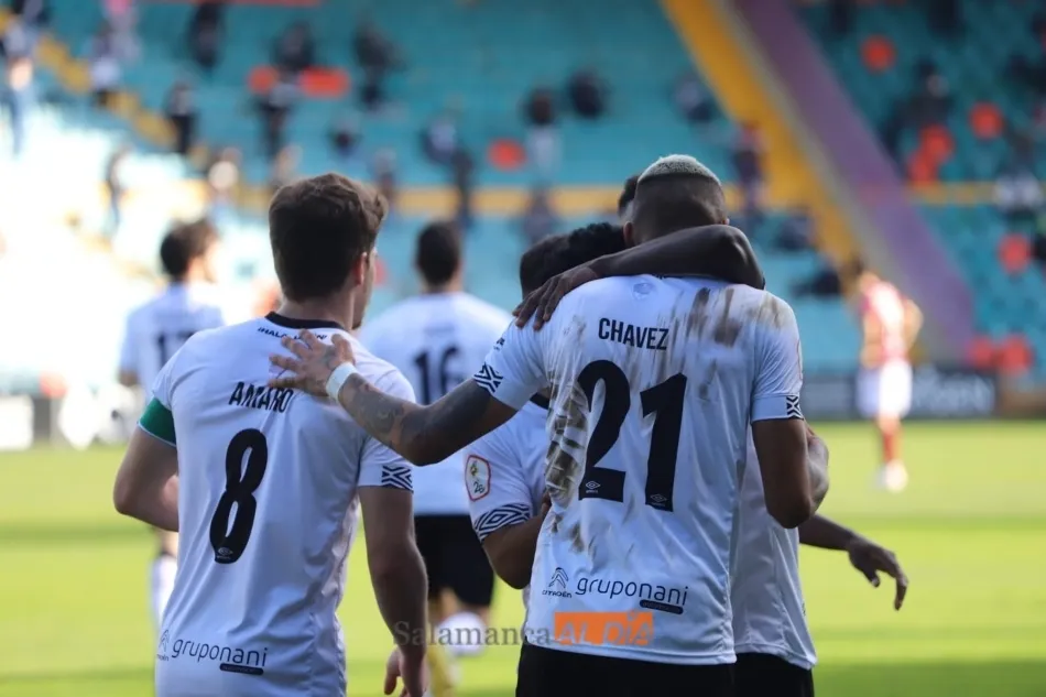 El Salamanca UDS celebra el gol del Puma