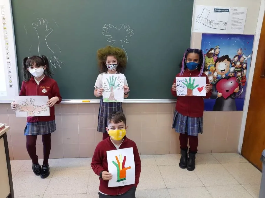 El colegio San Juan Bosco conmemora el Día del Cáncer Infantil y los Carnavales