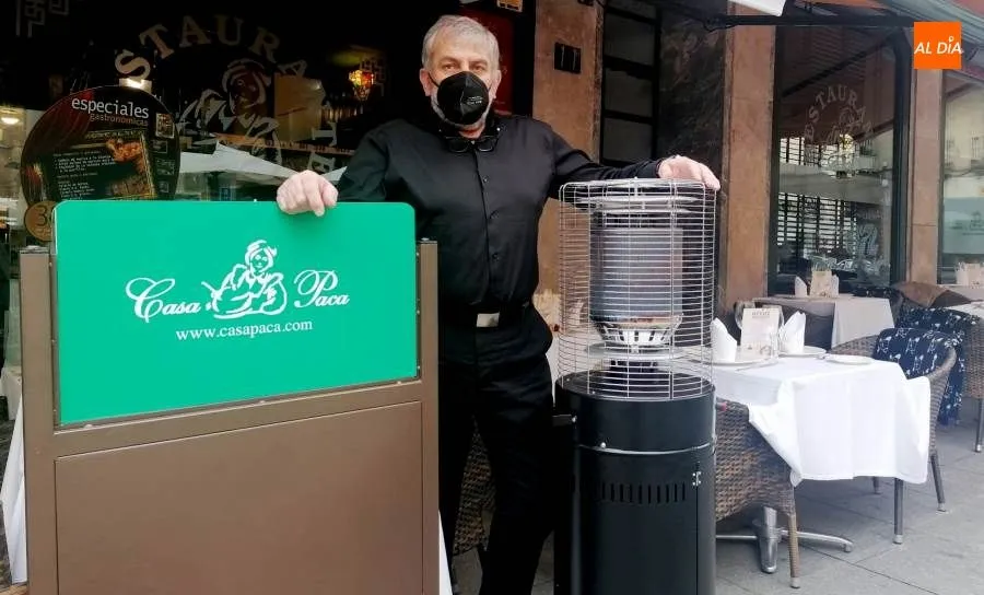 Germán Hernández, propietario del restaurante Casa Paca. Foto de Lydia González