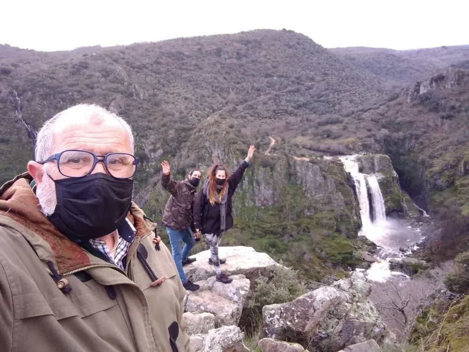 En la visita a Las Arribes es paso obligado estos días por el Pozo de los Humos