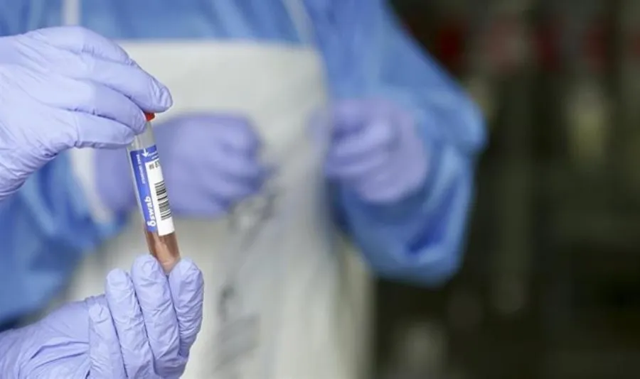 Las nuevas variantes de covid se contagian con más facilidad, según las autoridades sanitarias