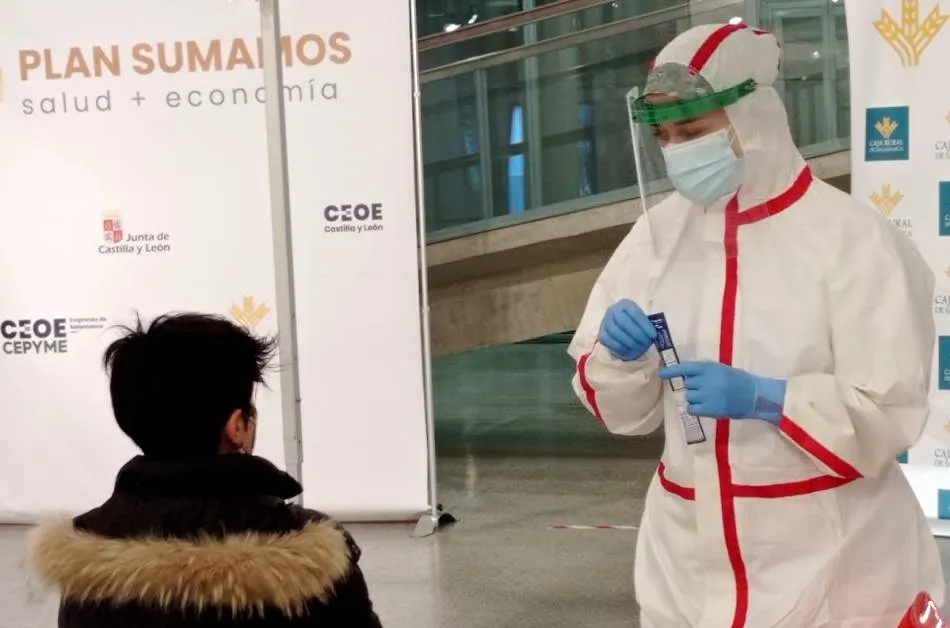 Finaliza el cribado entre empresarios y trabajadores de Salamanca con ningún positivo entre las...