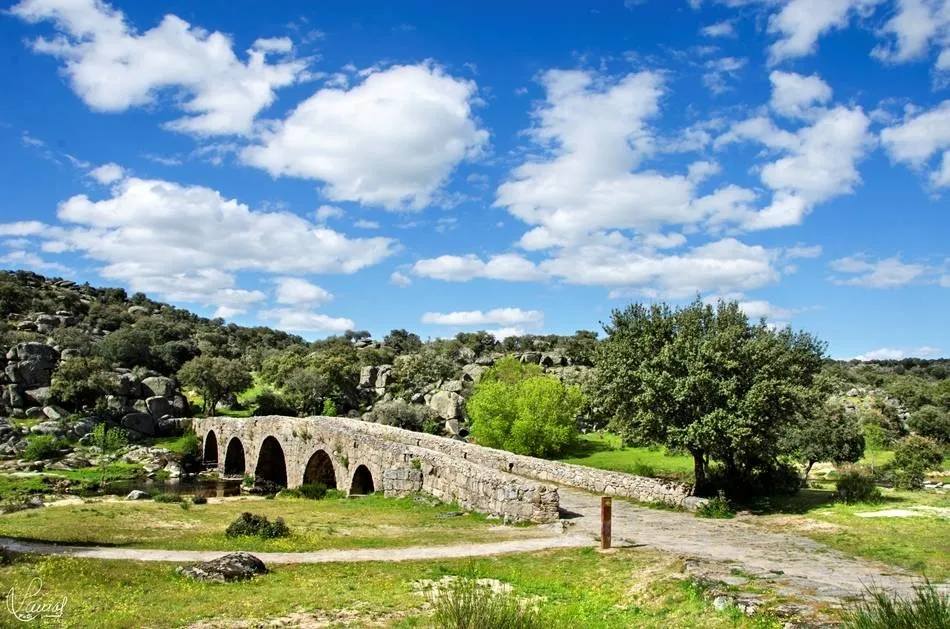 El Puente Mocho, sobre la ribera de Cañedo