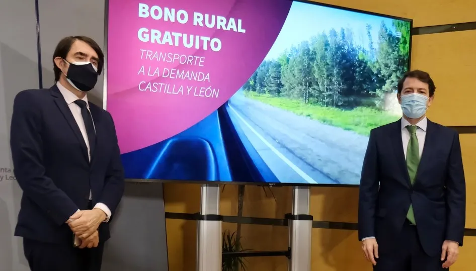 El presidente del Ejecutivo autonómico, Alfonso Fernández Mañueco, a la derecha, en la presentación de esta iniciativa