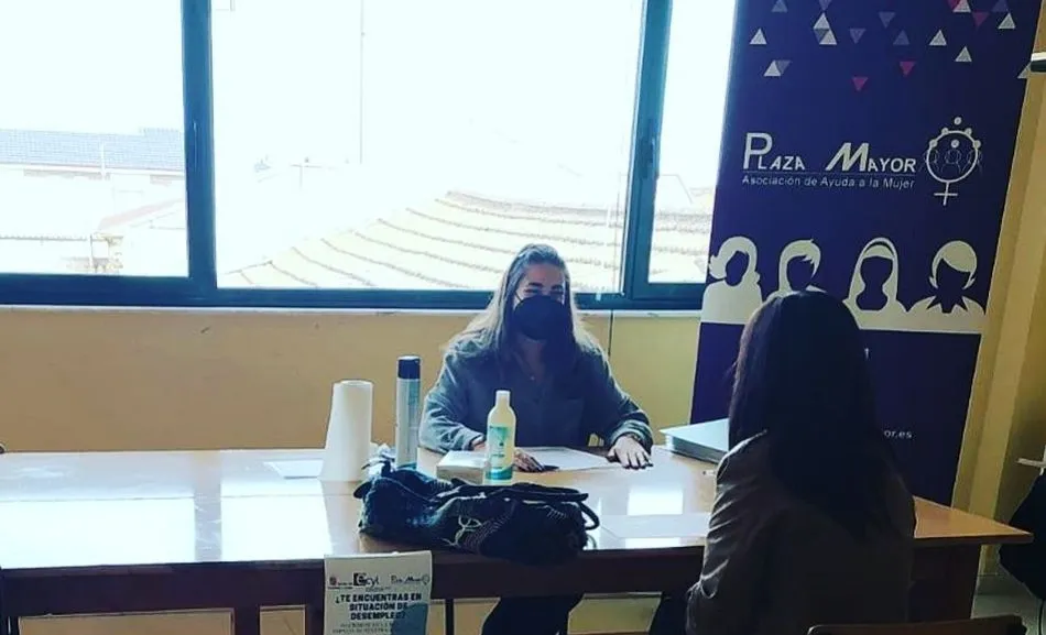 Asesoramiento y ayuda en la búsqueda de empleo, entre los recursos de la asociación. Foto: Asociación Plaza Mayor
