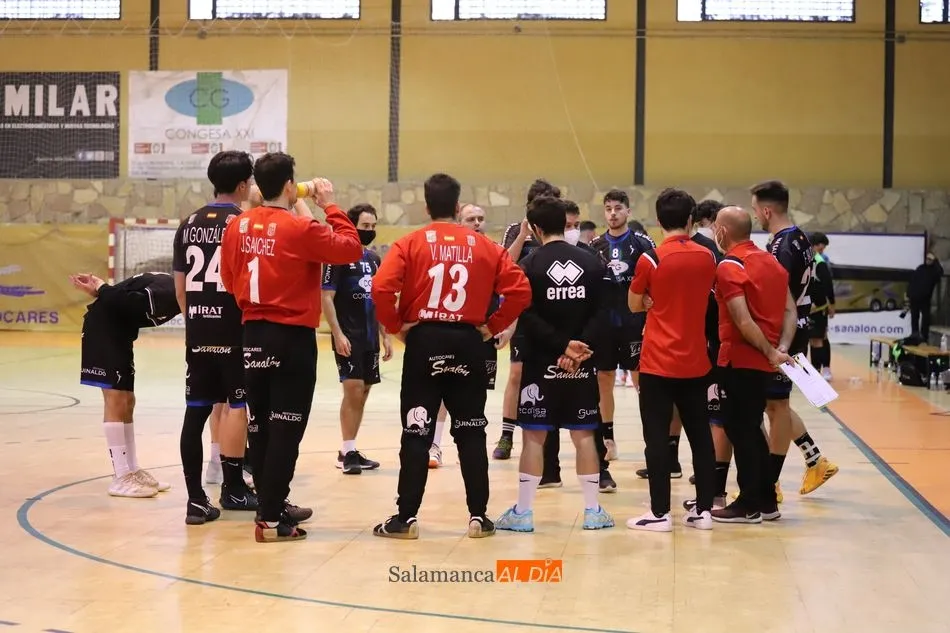 El BM Salamanca, en un tiempo muerto